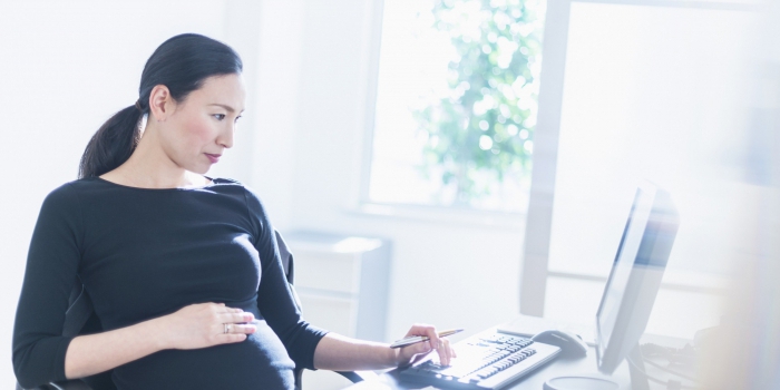 kan een zwangere vrouw ontslagen worden van haar werk