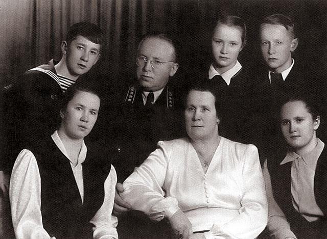 Gerashchenko Victor Vladimirovich family children photo