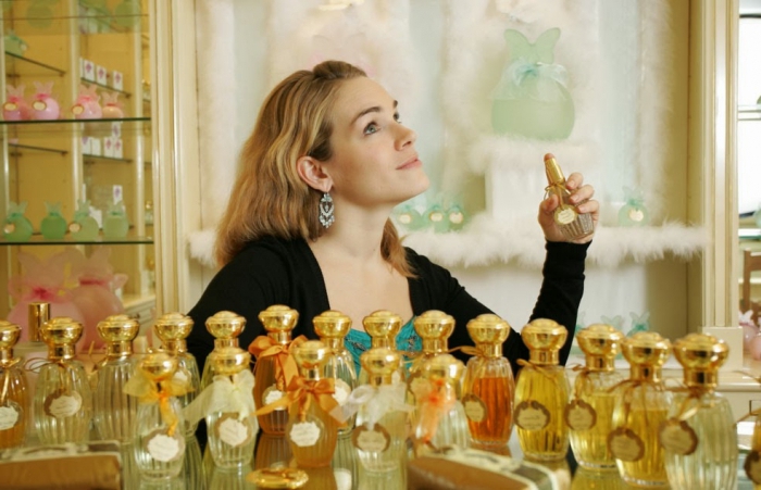 wie man einen Parfüm- und Kosmetikladen eröffnet