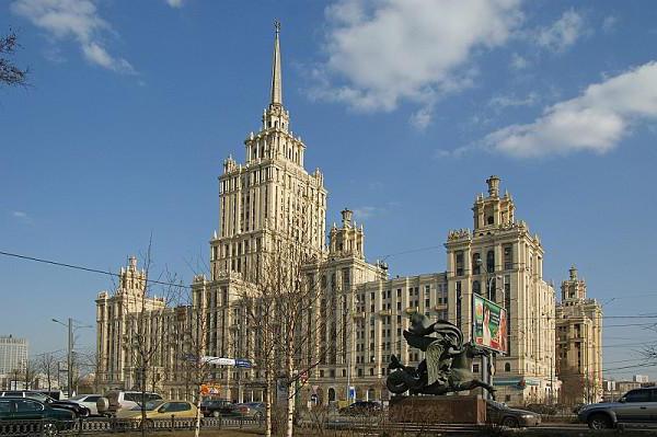 Stalinistische wolkenkrabbers in Moskou-adressen