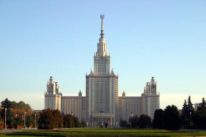 Geschichte von Stalins Wolkenkratzern in Moskau