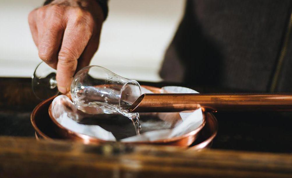 Destillatie van cognac wijnmaterialen